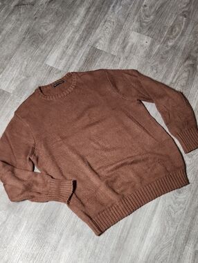 Brandy Melville Men's Rust Brown Crewneck Sweater